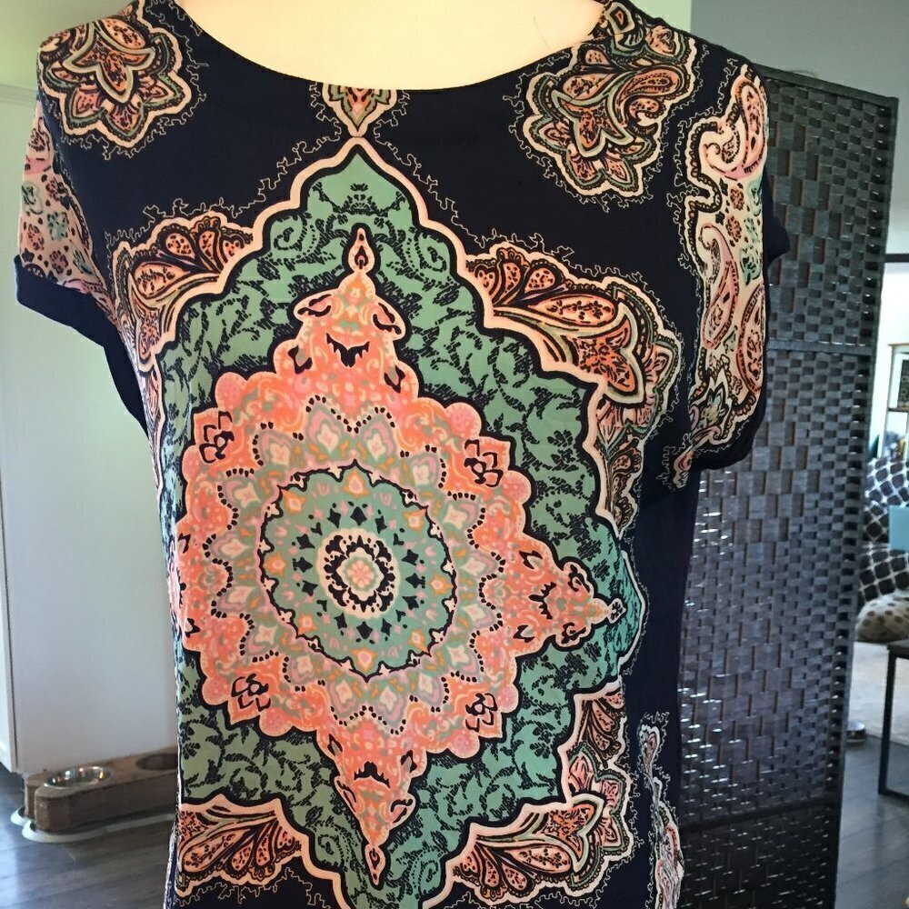 DR2 lightweight sleeveless Paisley Top